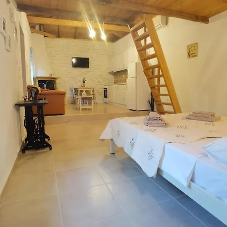 度假居 Elaion Thea-nies