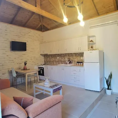 度假居 Elaion Thea-nies *